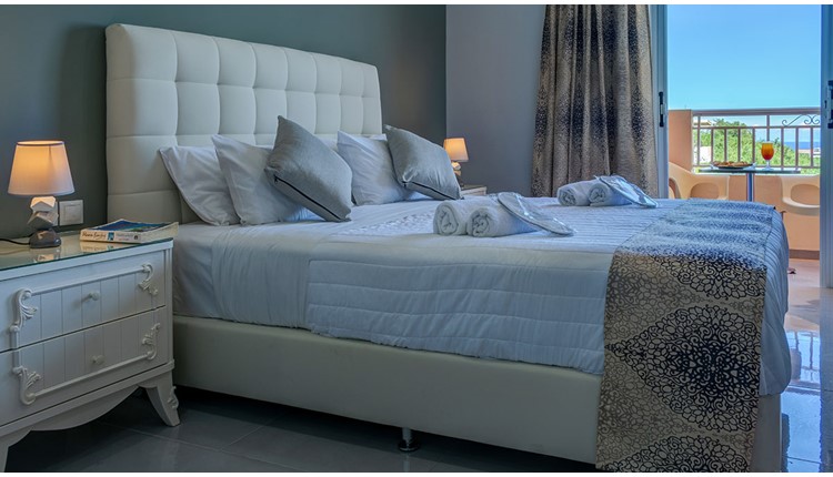 Pantheon Hotel - NR, Закинф